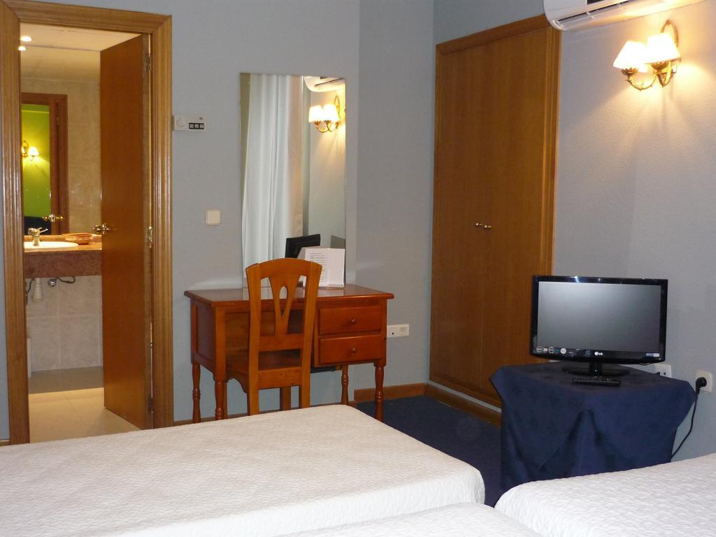 Hotel Reconquista Alzira Habitación foto